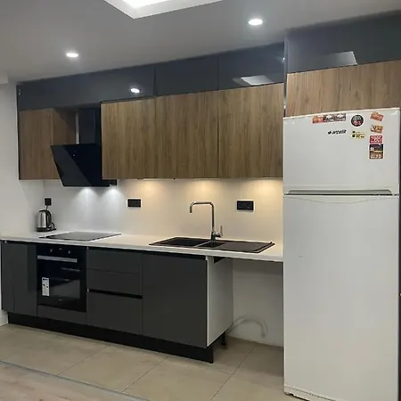 Apartment Spacious 3 Bedroom *
